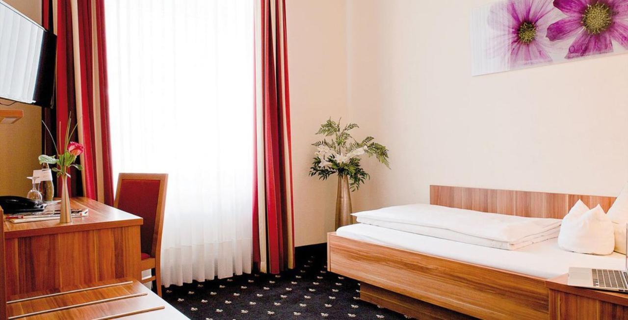 Panorama Hotel 3*