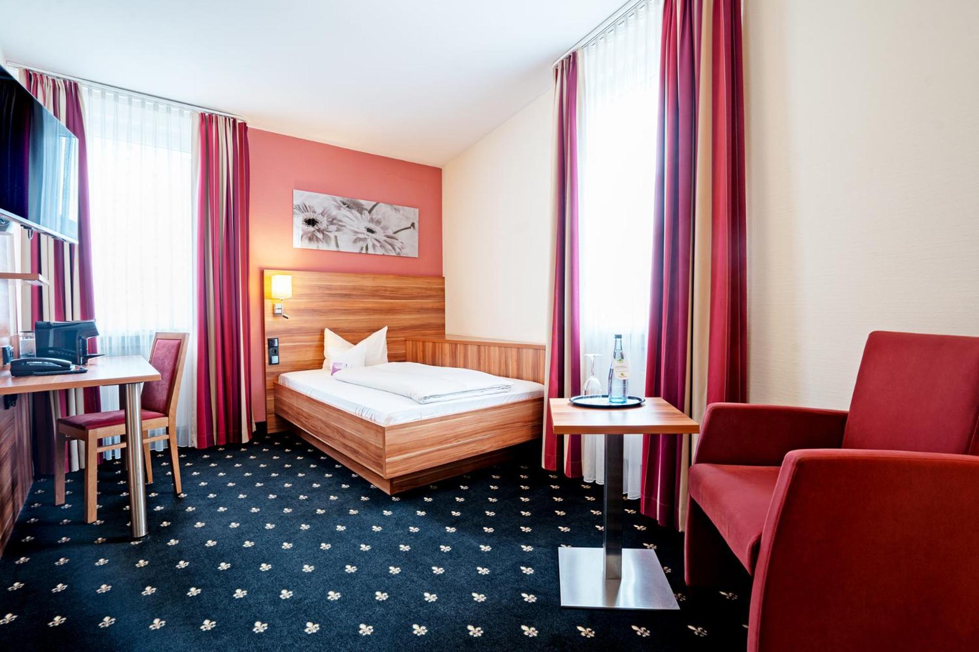 Panorama Hotel 3*